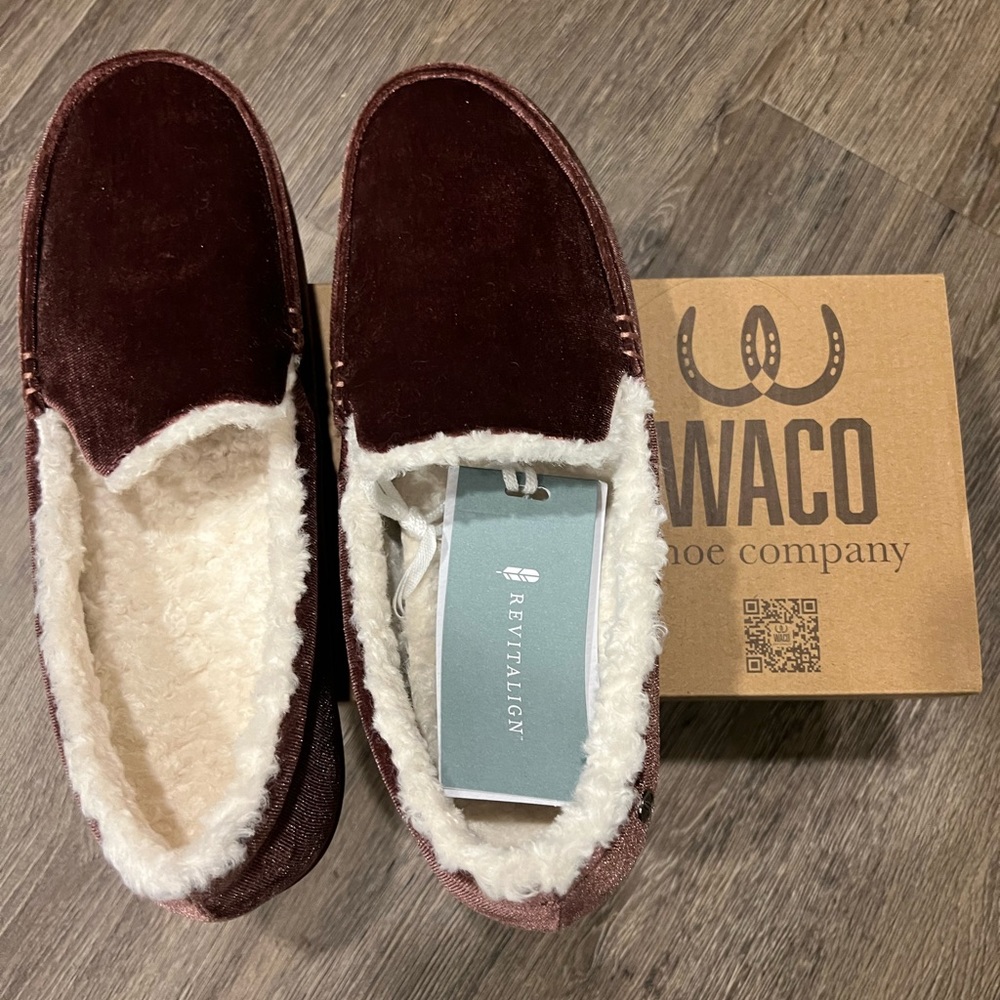 Waco Shoe Company Revitalign Velvet Faux Fur Slippers